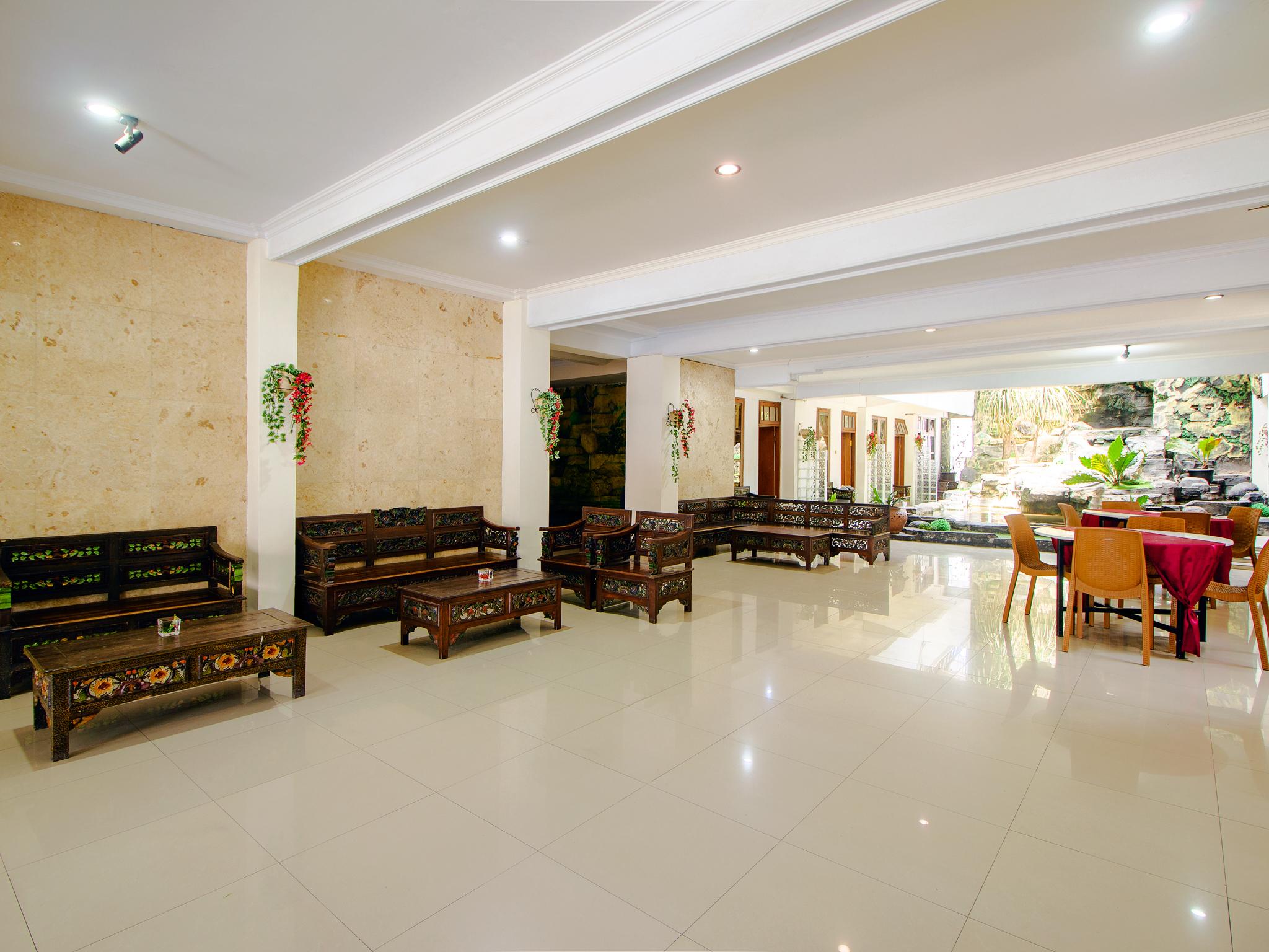 Oyo 1683 Hotel Musafira Syariah Γιογκιακάρτα Εξωτερικό φωτογραφία